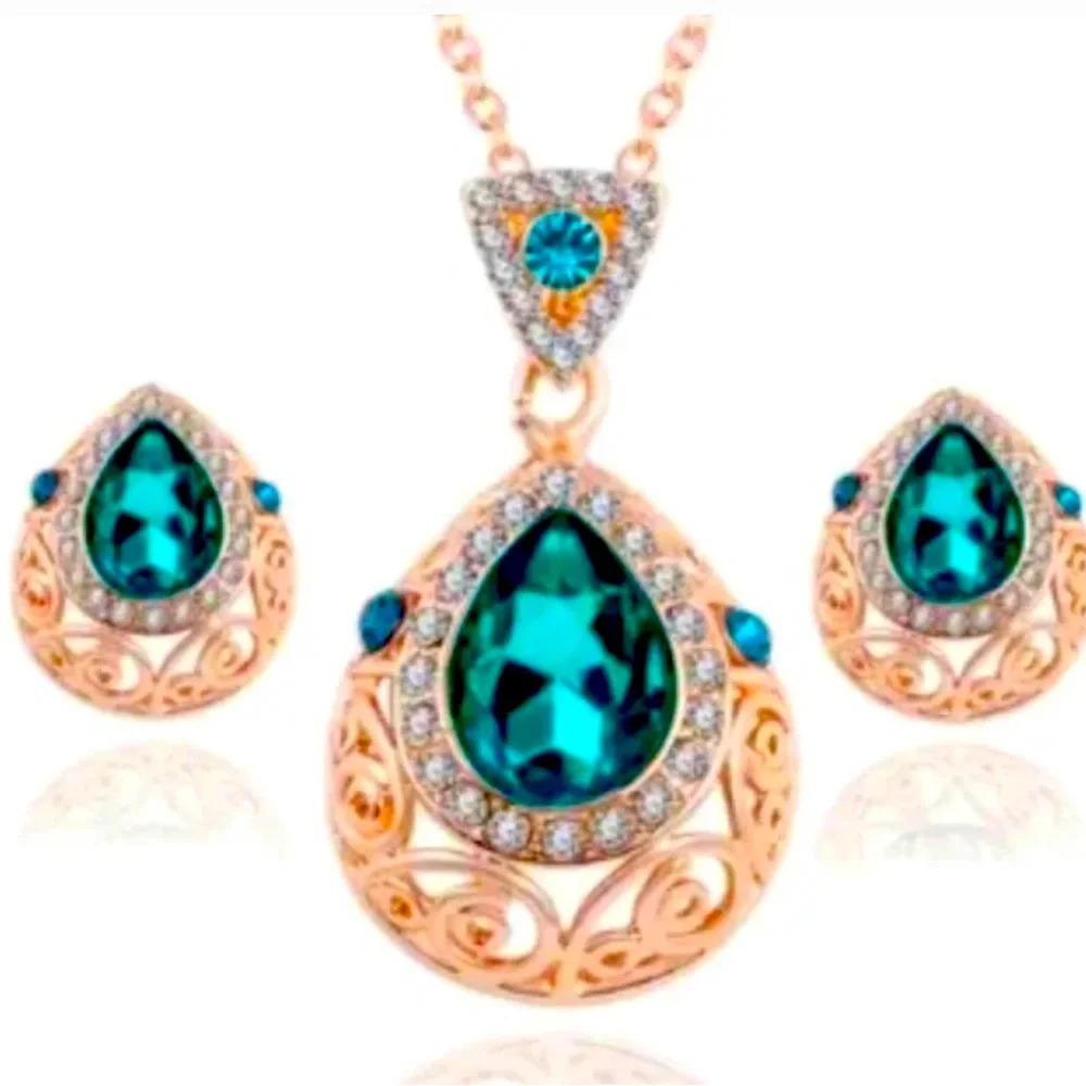 New Ornate Aquamarine and Gold stone 2 Piece Necklace and Earrings